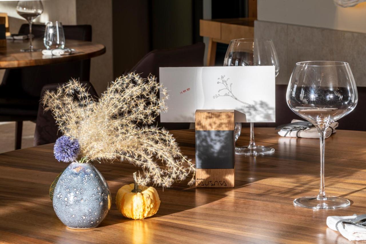 De Clochemerle, Privatif & Restaurant Gastronomique Hotel