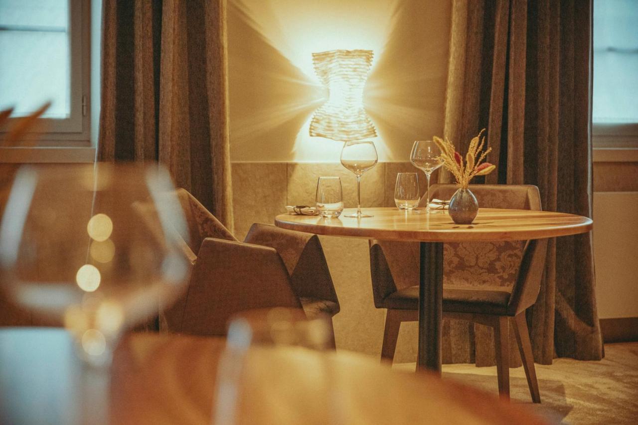 Hotel De Clochemerle, Privatif & Restaurant Gastronomique 3*