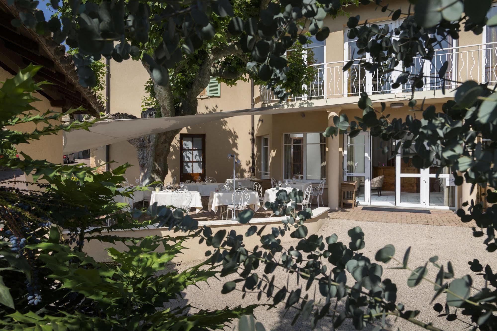 De Clochemerle, Privatif & Restaurant Gastronomique Hotel 3*